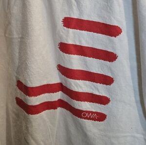 Gildan Ultra Cotton OWA Graphic T-Shirt Mens Large Youth White Red Stripe Tee
